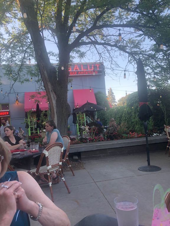 Outside Salut
